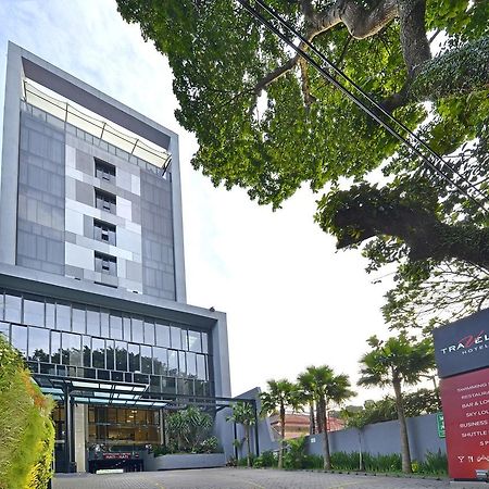 Travello Hotel Bandung Exterior photo