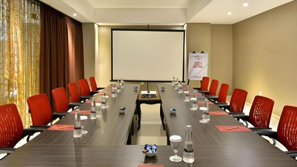 Travello Hotel Bandung Exterior photo