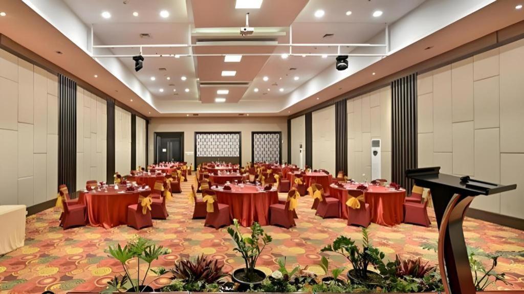 Travello Hotel Bandung Exterior photo
