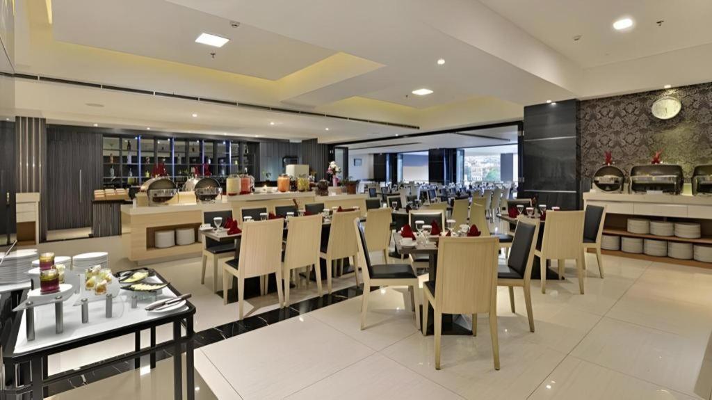 Travello Hotel Bandung Exterior photo