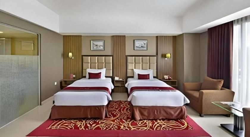 Travello Hotel Bandung Exterior photo