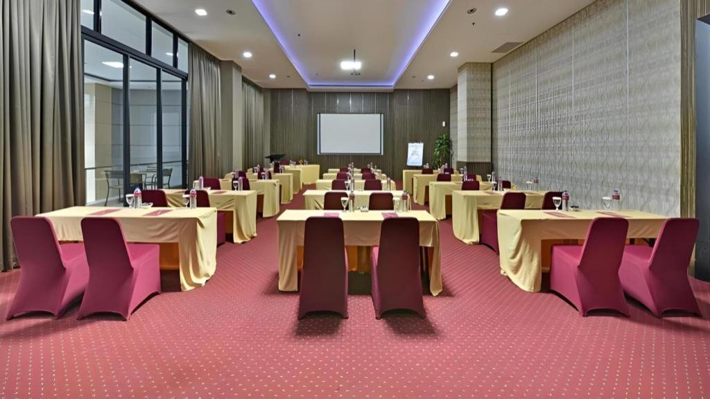 Travello Hotel Bandung Exterior photo