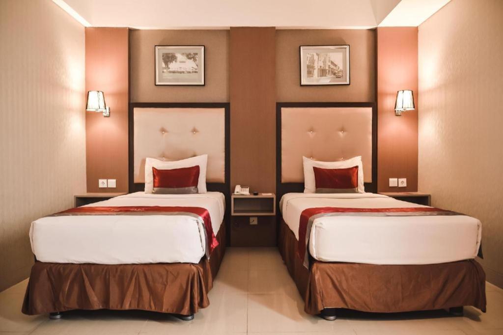 Travello Hotel Bandung Exterior photo