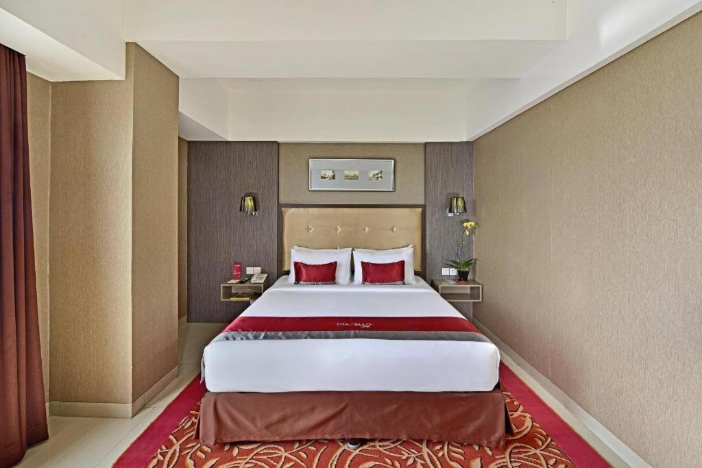 Travello Hotel Bandung Exterior photo