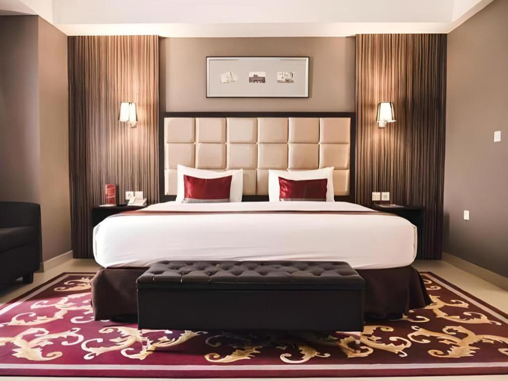 Travello Hotel Bandung Exterior photo