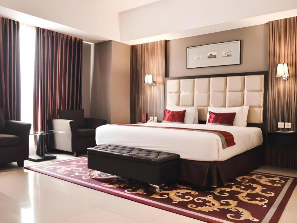 Travello Hotel Bandung Exterior photo