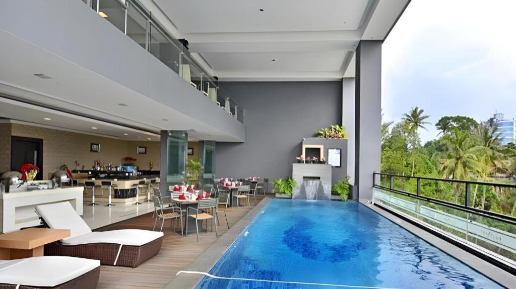 Travello Hotel Bandung Exterior photo